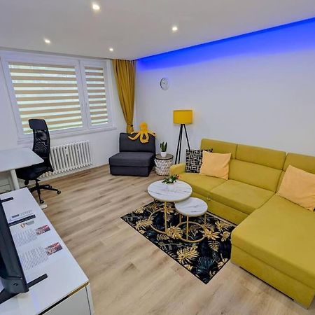 Cool Apartment Znojmo Buitenkant foto
